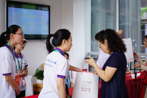 志愿者风采1 志愿者风采1