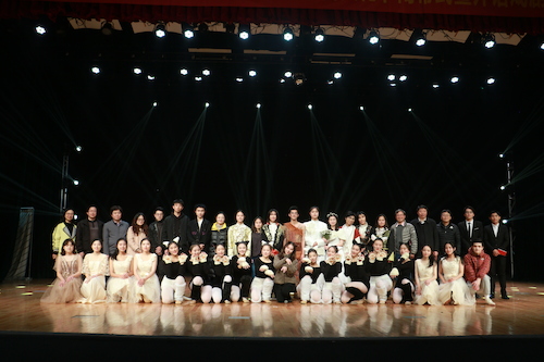全体表演人员合影 全体表演人员合影