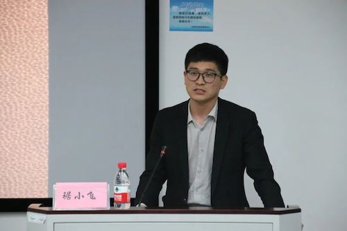 学校理论宣讲团、师大青博讲师团走进吃瓜黑料
2